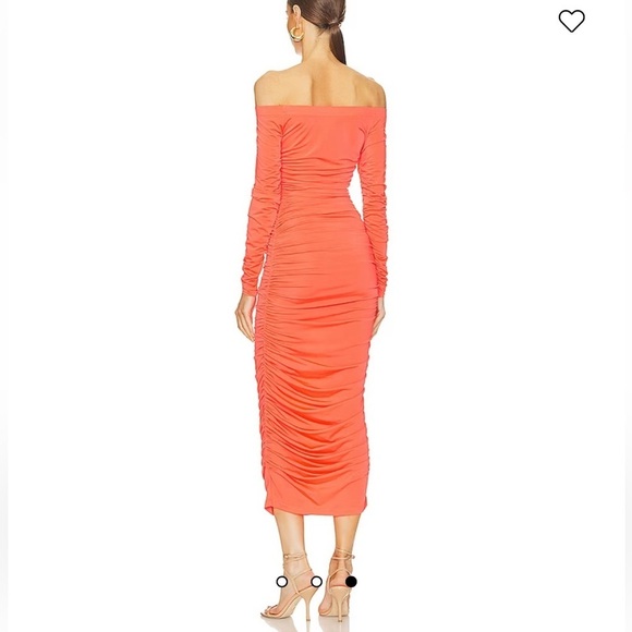 L'agance Kamali Runched off the shoulder dress. - Picture 5 of 12